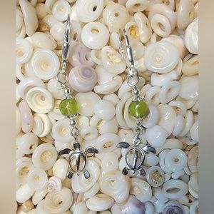 Hawaiian Petroglyph Honu Turtle & Peridot Beaded Ea…